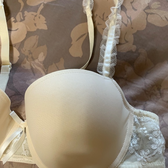 Bra - Picture 2 of 3